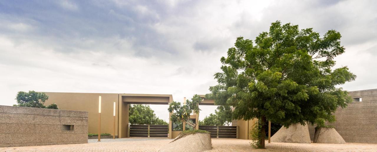 Life At Repose- Lake Villas Resort & Club Chor Warodra Esterno foto