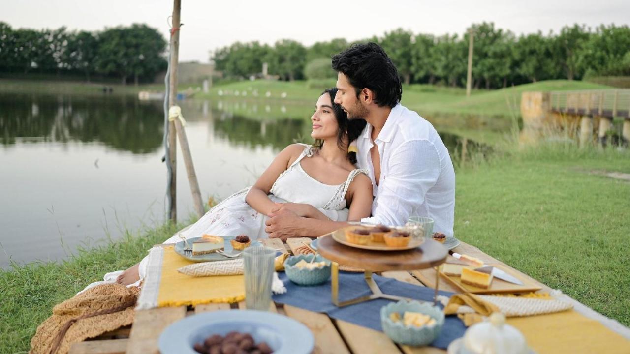 Life At Repose- Lake Villas Resort & Club Chor Warodra Esterno foto