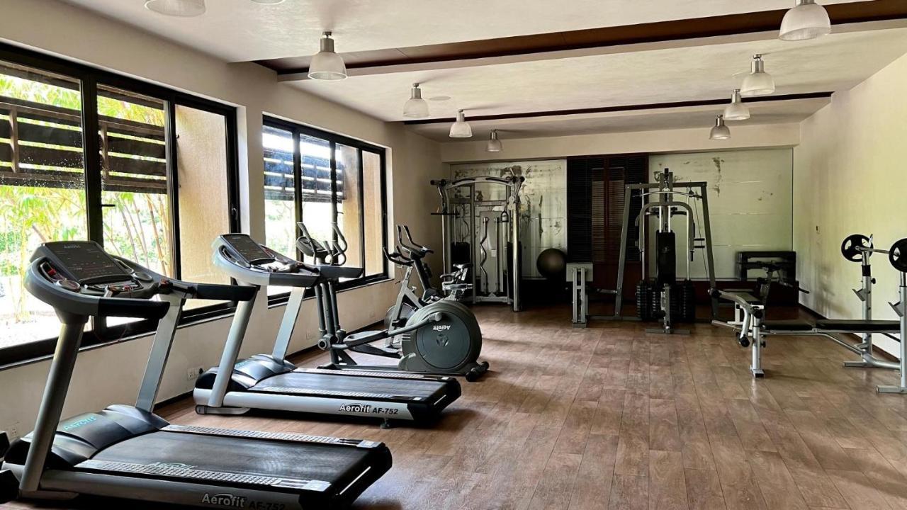 Life At Repose- Lake Villas Resort & Club Chor Warodra Esterno foto