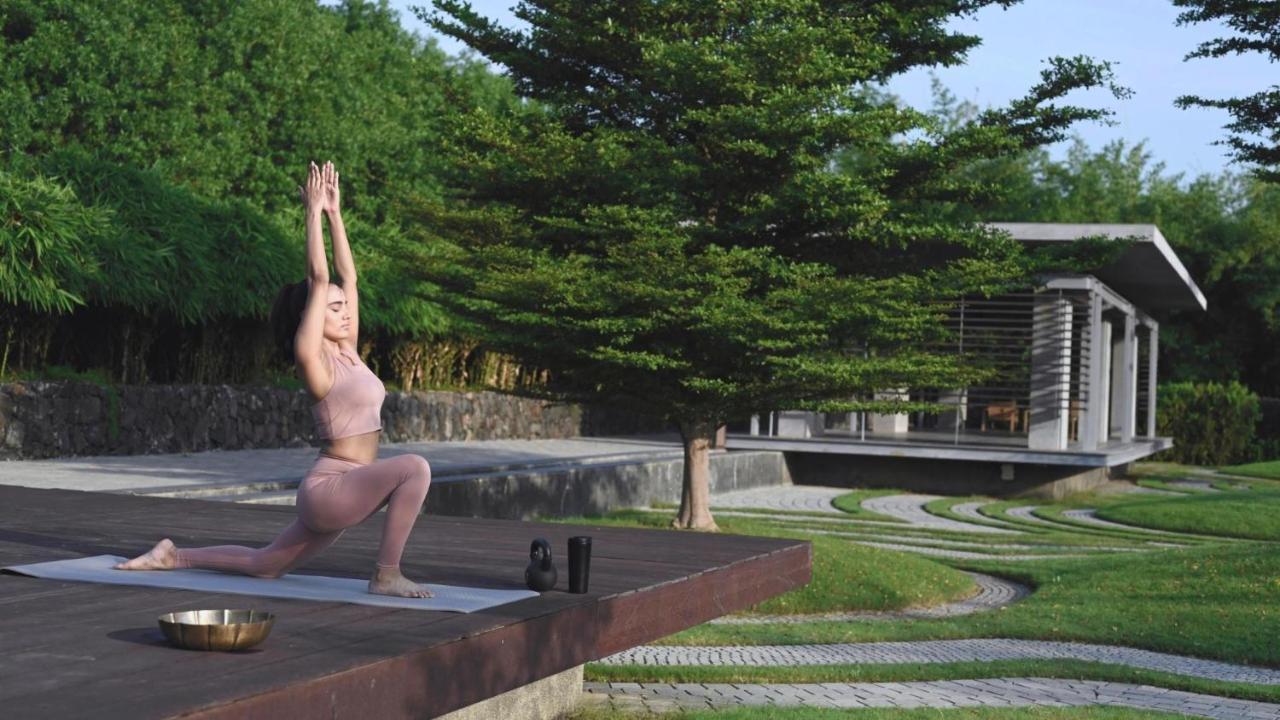 Life At Repose- Lake Villas Resort & Club Chor Warodra Esterno foto