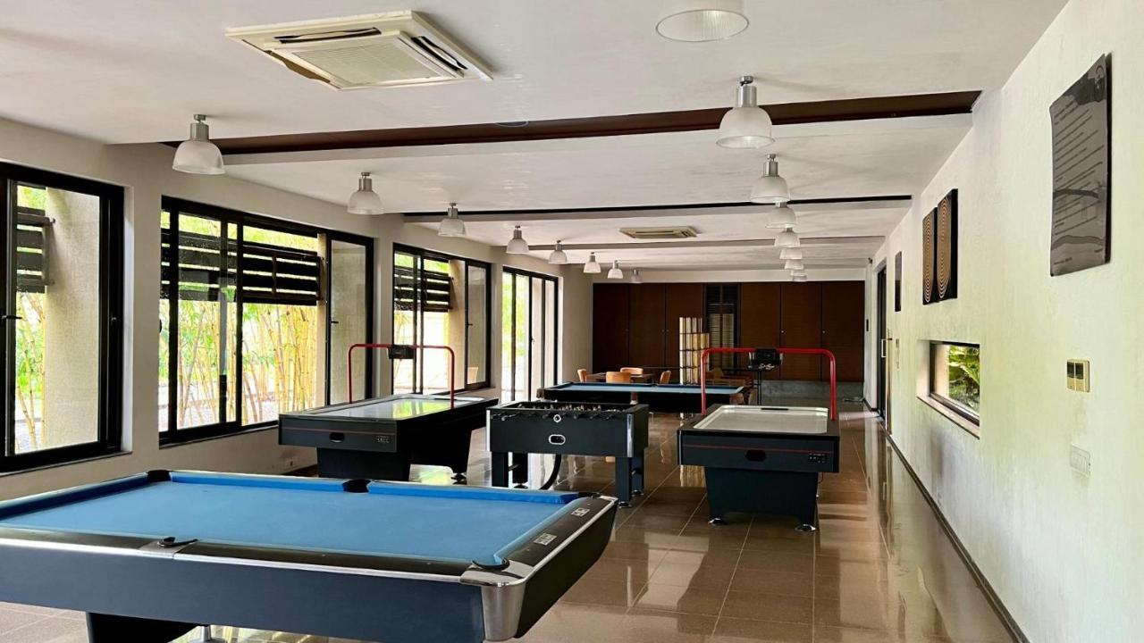 Life At Repose- Lake Villas Resort & Club Chor Warodra Esterno foto
